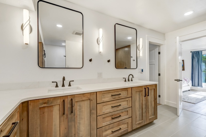 Bathroom-Cenotaph.JPG-3