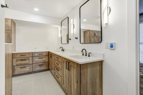 Bathroom-Cenotaph
