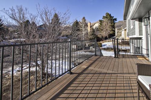 Front-Deck-Metal-Railing-Fortress-Black-Sand-Steel-Railing-Trex-Decking-Saddle-Color-War-Eagle